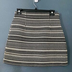 Zara woman mini skirt size small black white patterned work EUC